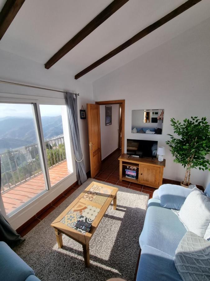 Lovely 2 Bed Apartment With Stunning Views & Pool Cómpeta エクステリア 写真