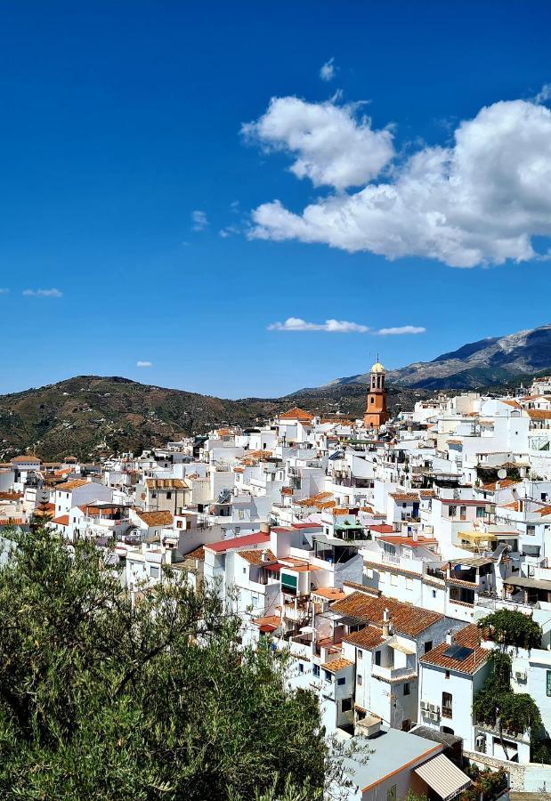Lovely 2 Bed Apartment With Stunning Views & Pool Cómpeta エクステリア 写真