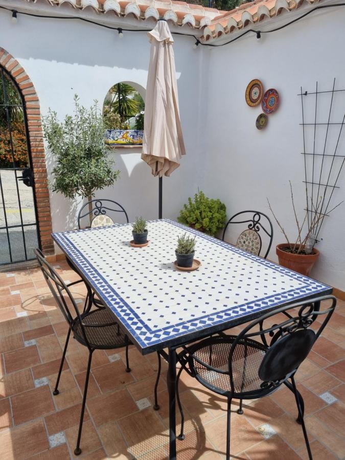 Lovely 2 Bed Apartment With Stunning Views & Pool Cómpeta エクステリア 写真